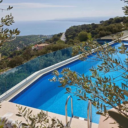 Villa Omikron Rodhiá エクステリア 写真