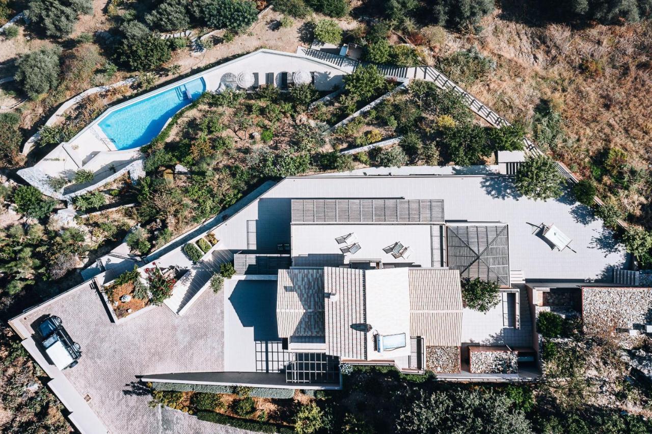 Villa Omikron Rodhiá エクステリア 写真